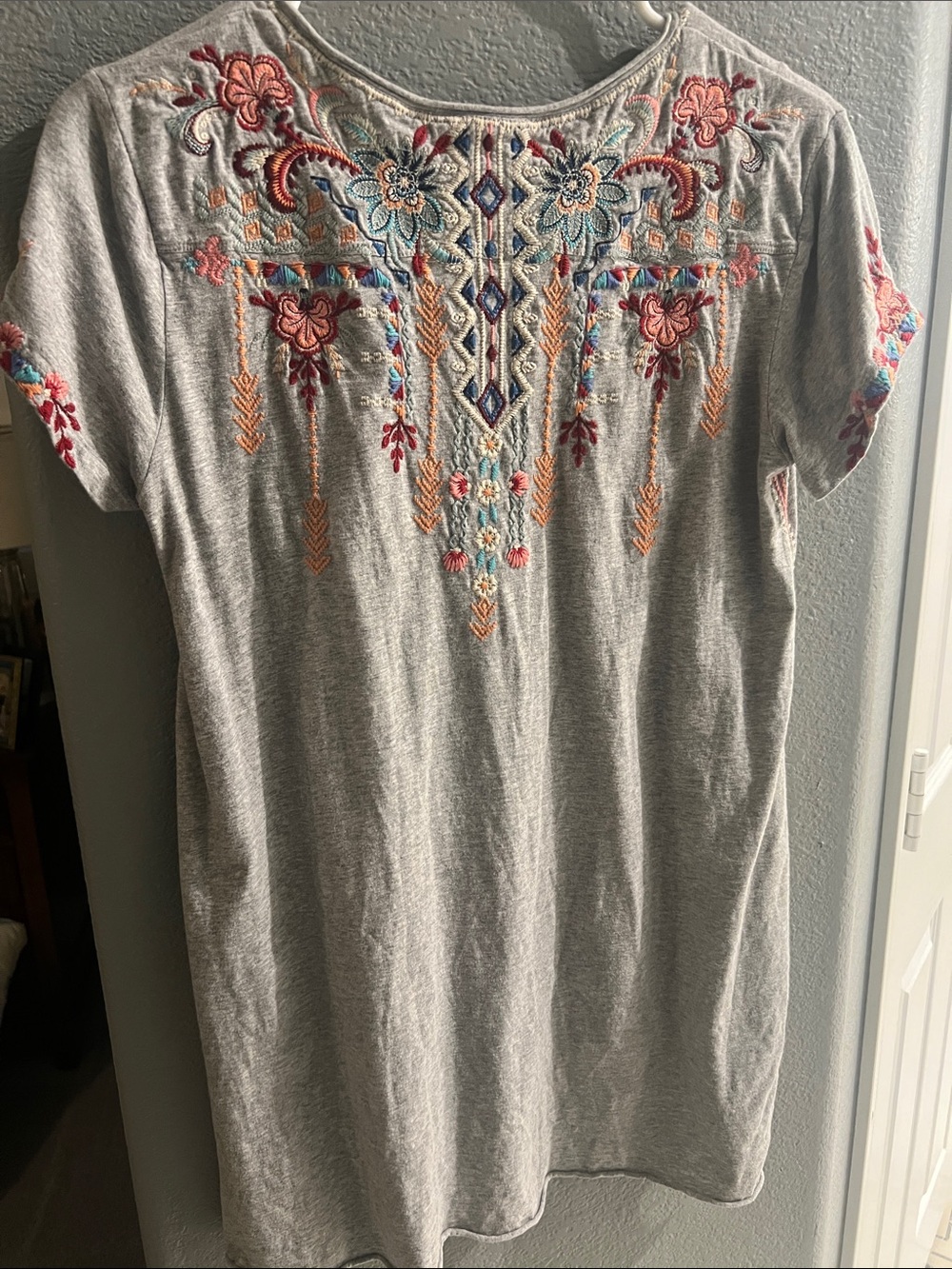 Johnny Was Gray Tunic Top with Coral, Teal & Gold Embroidery - Picture 3 of 3